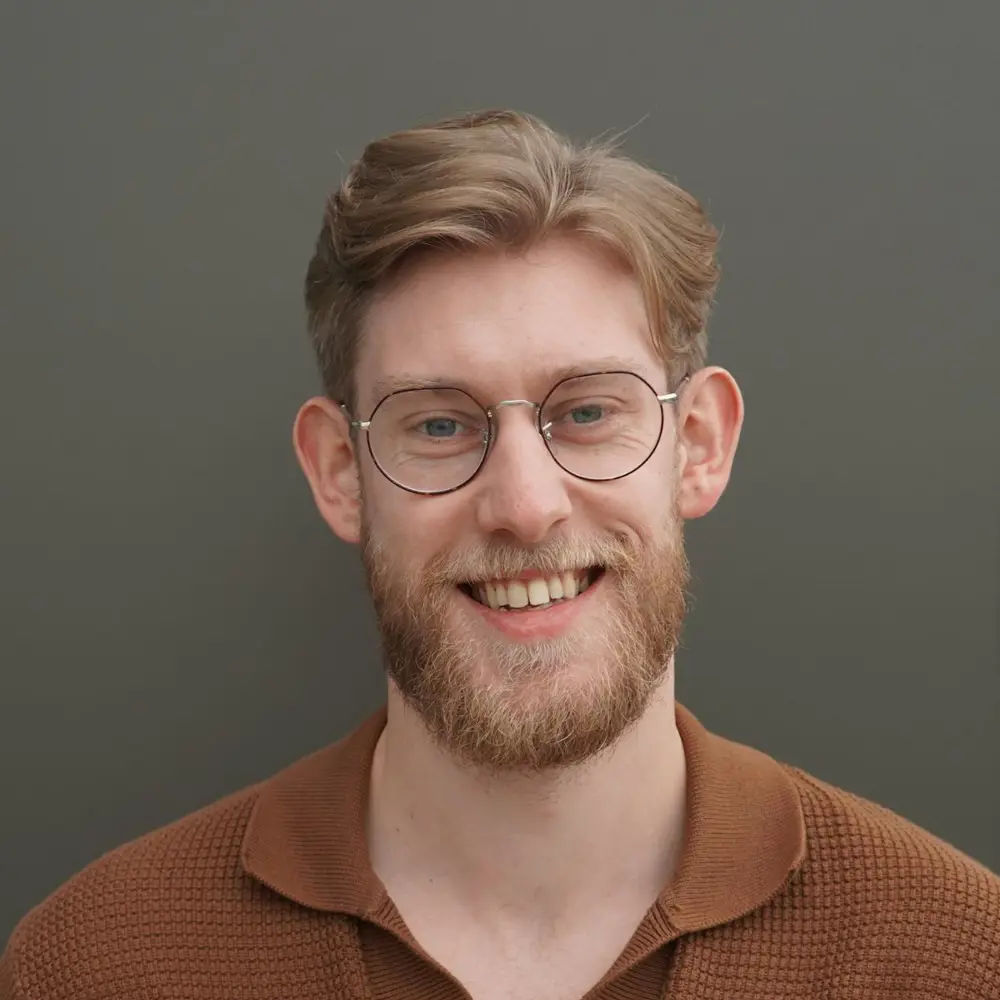 Headshot of Alex Smith