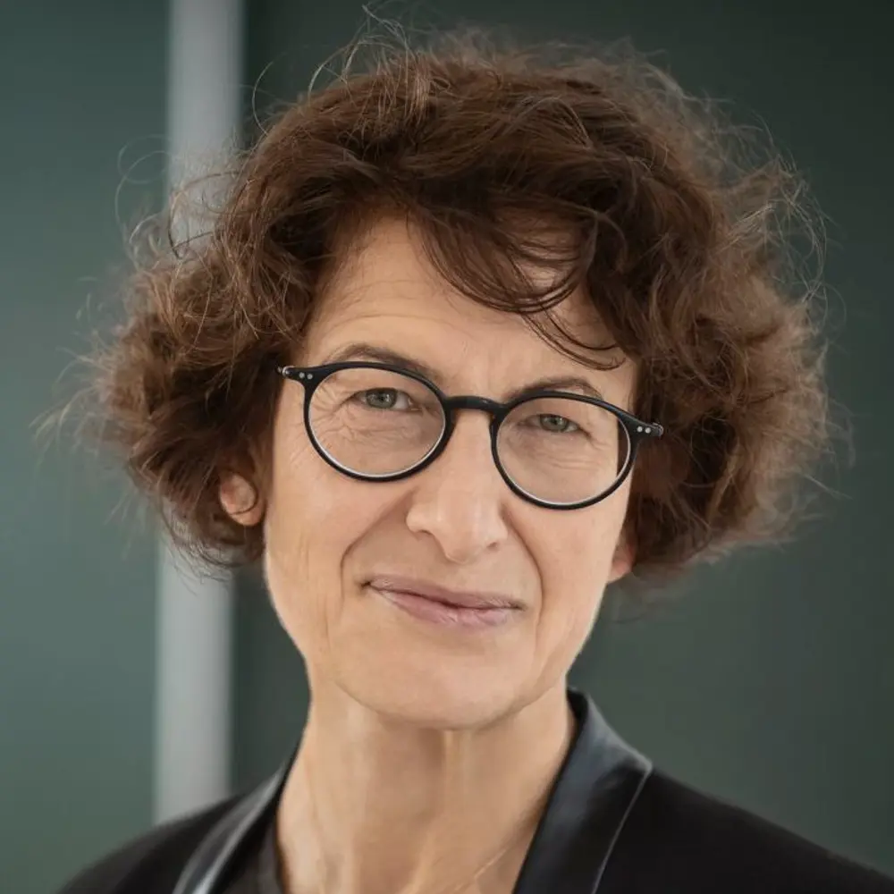 Headshot of Özlem Tureci